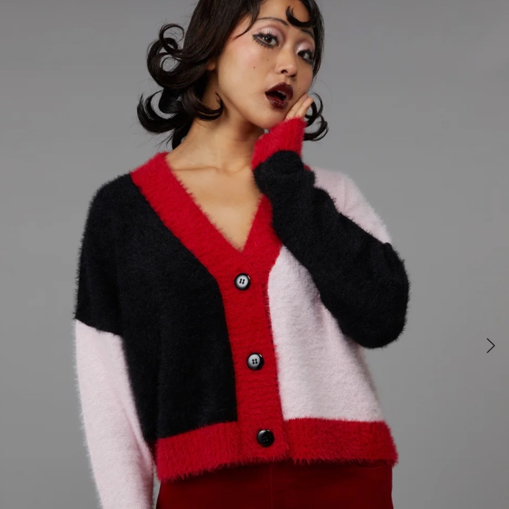 Modcloth Black Friday "Just For Contrast" Cardigan Size S in Pink, Red and Black